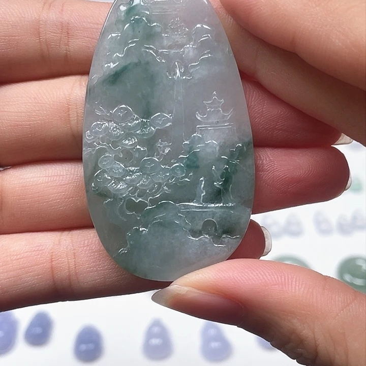 翡翠未镶嵌颈饰山水牌