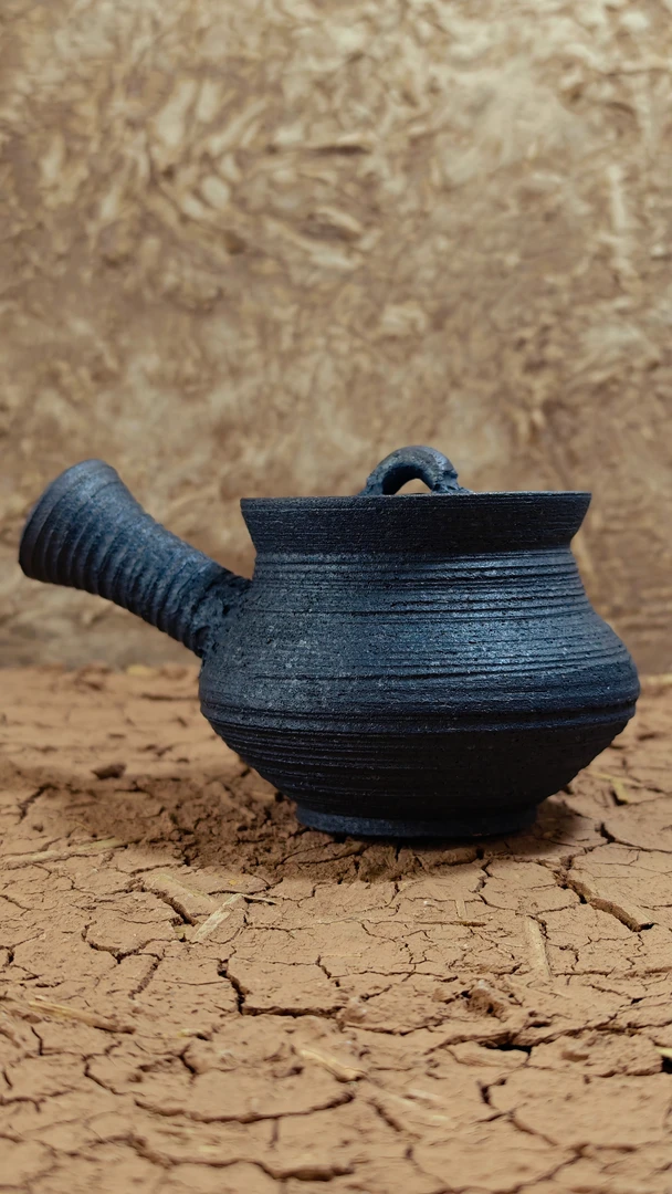 关中李疯子工作室纯手作  柴窑裸烧  侧把壶