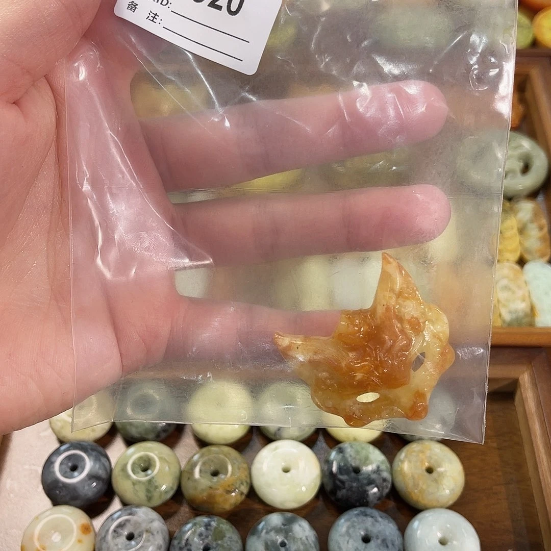 蛇纹石玉合金颈饰