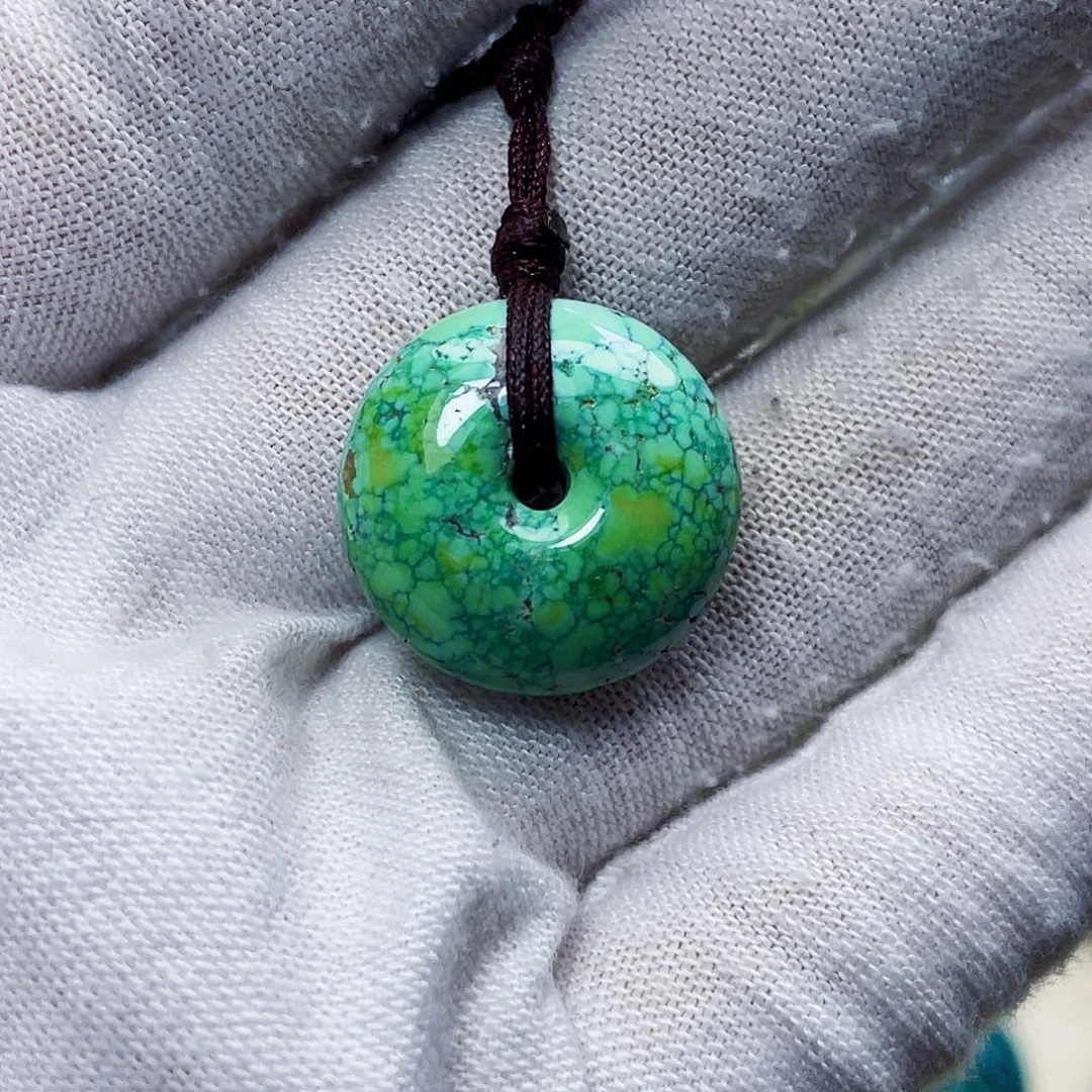 绿松石未镶嵌饰品