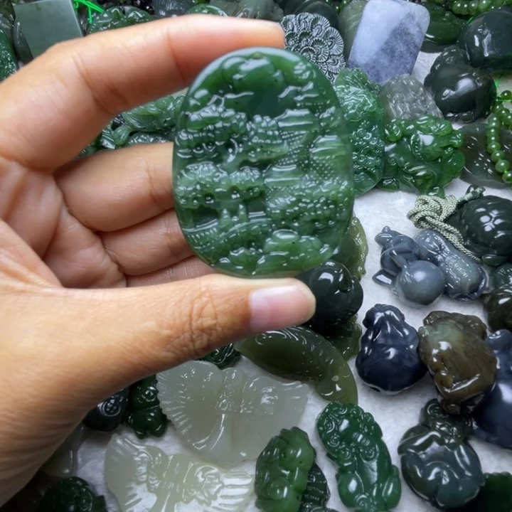 *****和田玉未镶嵌颈饰