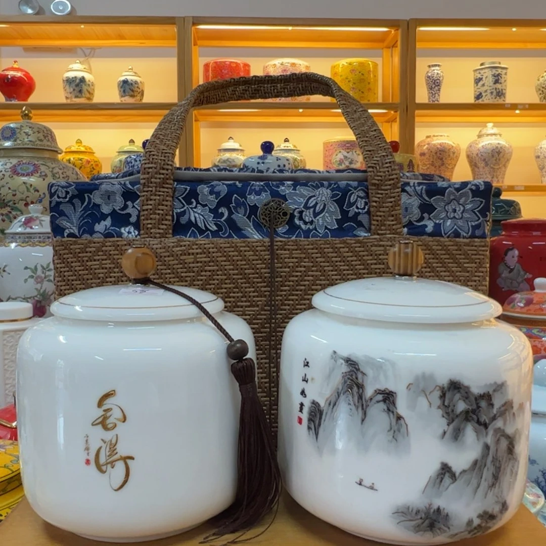 家用陶瓷茶叶罐。