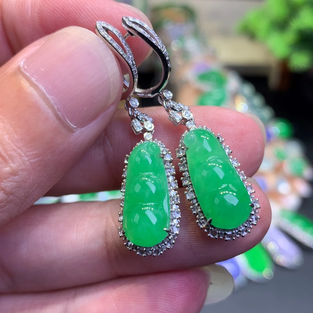 18K金镶嵌翡翠耳饰