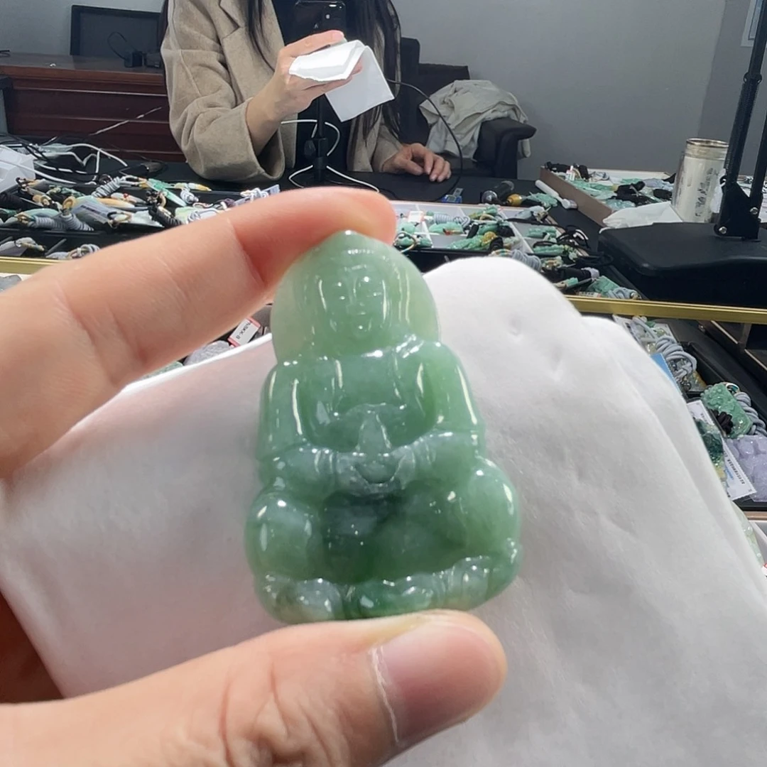 颈饰未镶嵌翡翠一个