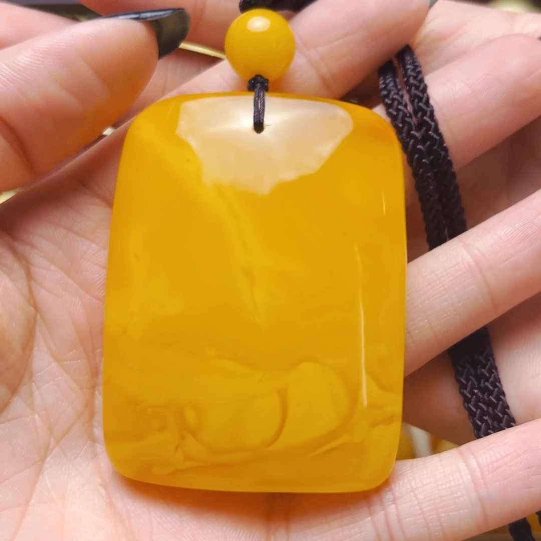 未镶嵌蜜蜡裸石47mm鸡油黄无事牌项链 45.5g