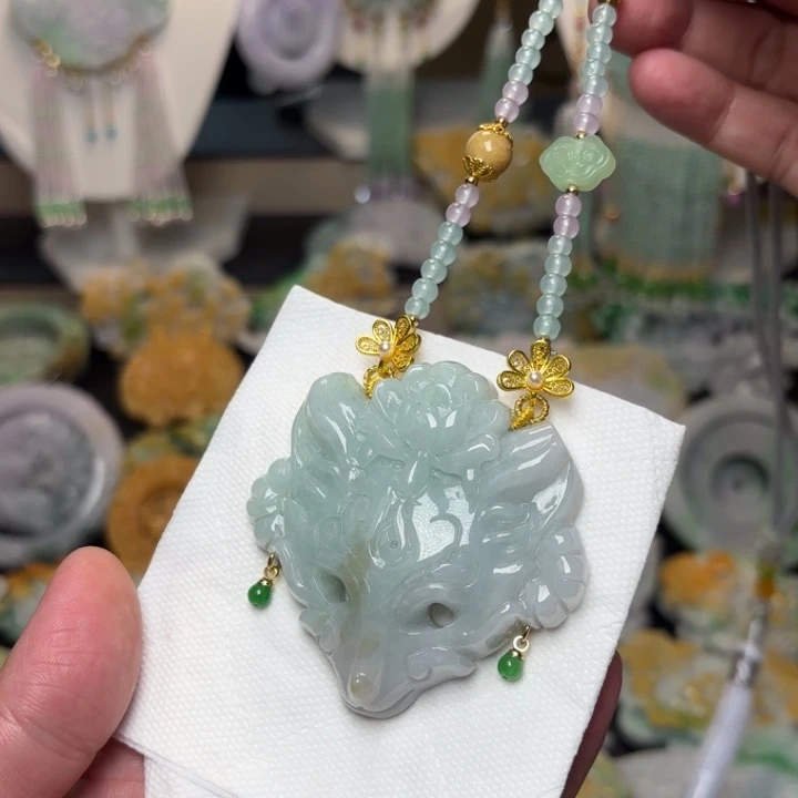 翡翠未镶嵌颈饰吊坠