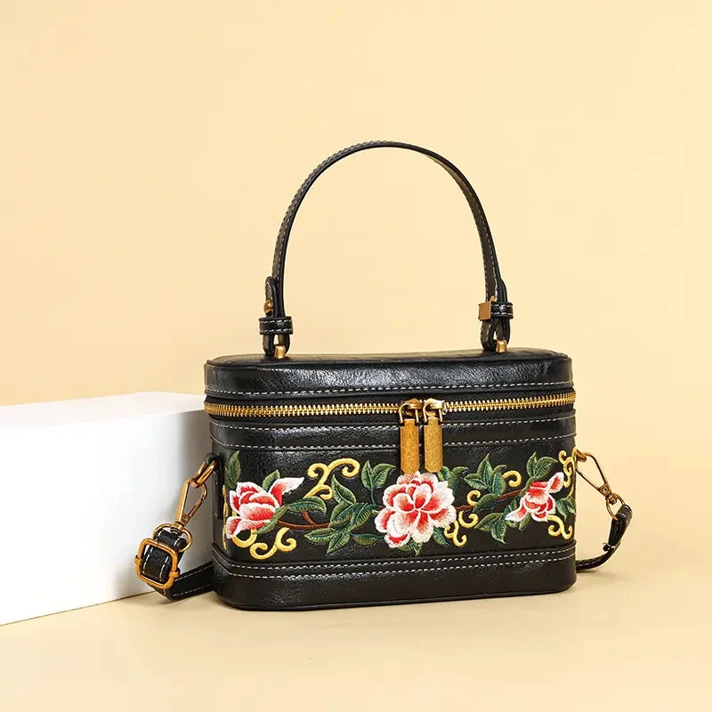 女包新款国风箱子手提包时尚刺绣女士化妆箱小包手提包单肩斜挎包
