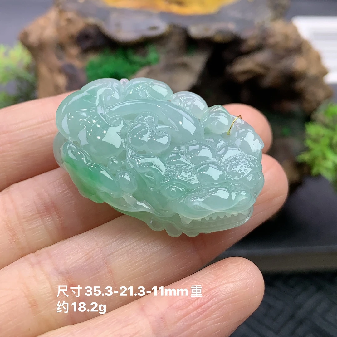 天然缅甸A货翡翠糯化飘绿如意招财貔貅吊坠