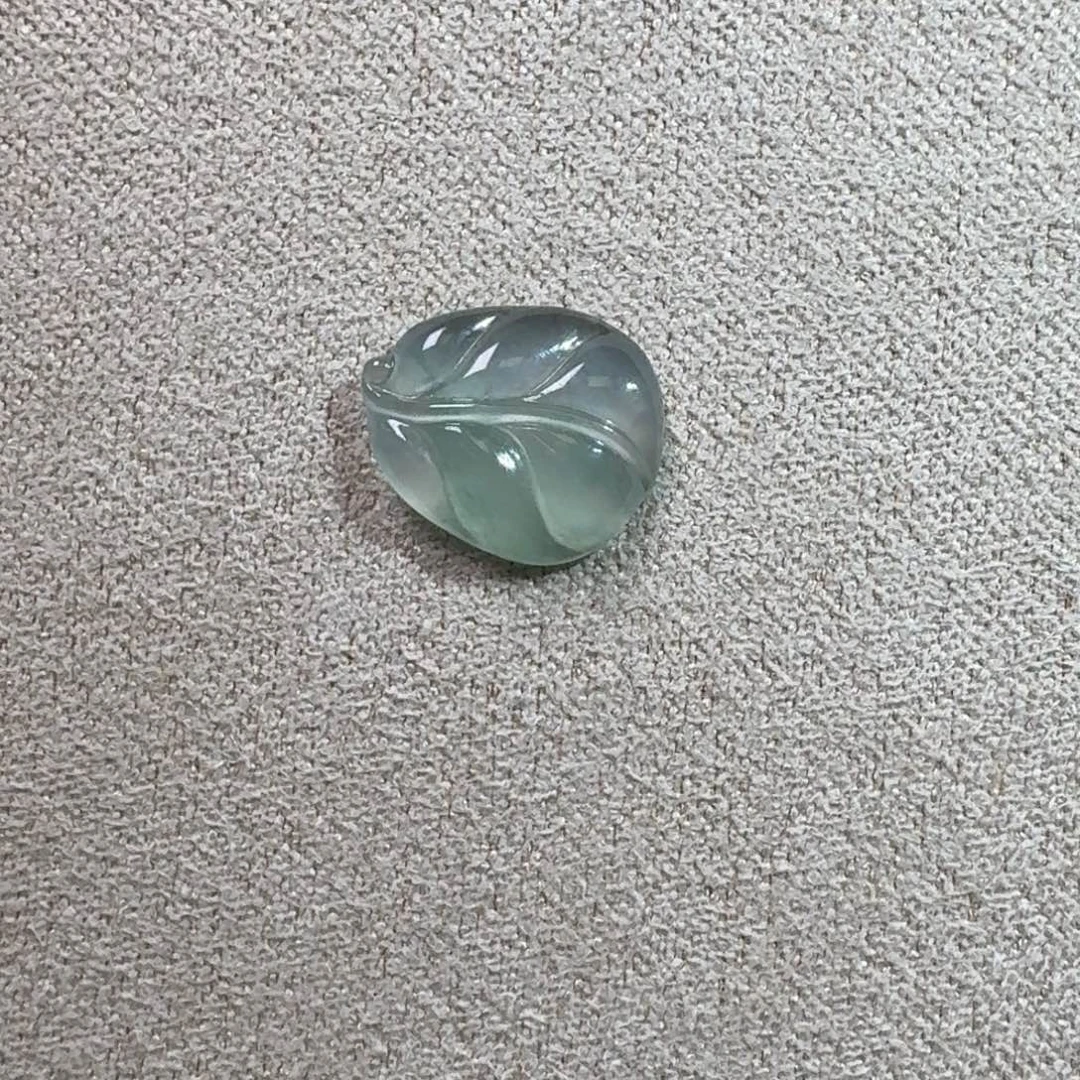 ****业翡翠未镶嵌颈饰天然A货翡翠吊坠