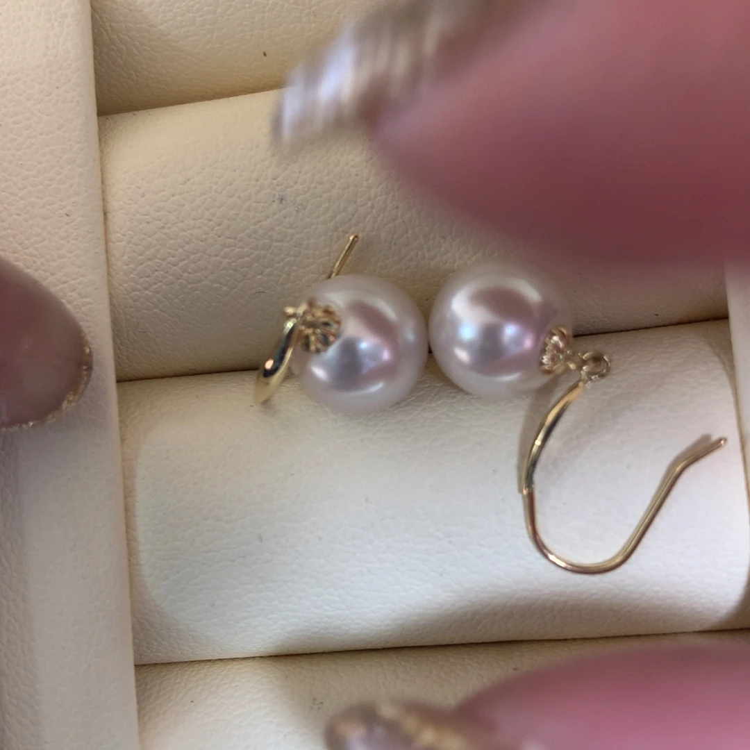 18K金镶嵌海水珍珠耳饰