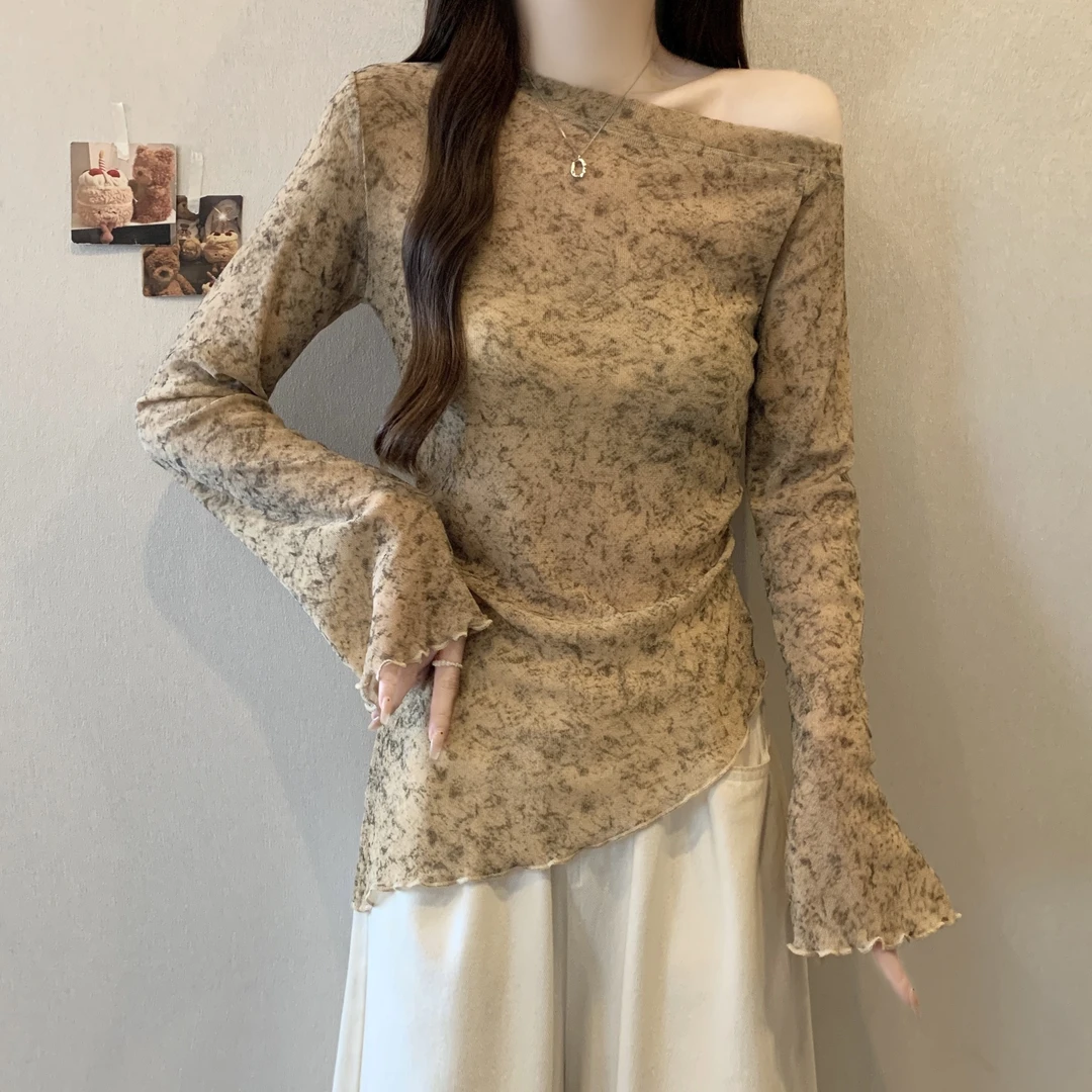 大码纯欲辣妹不规则斜肩长袖T恤女春秋胖MM修身显瘦微透打底上衣