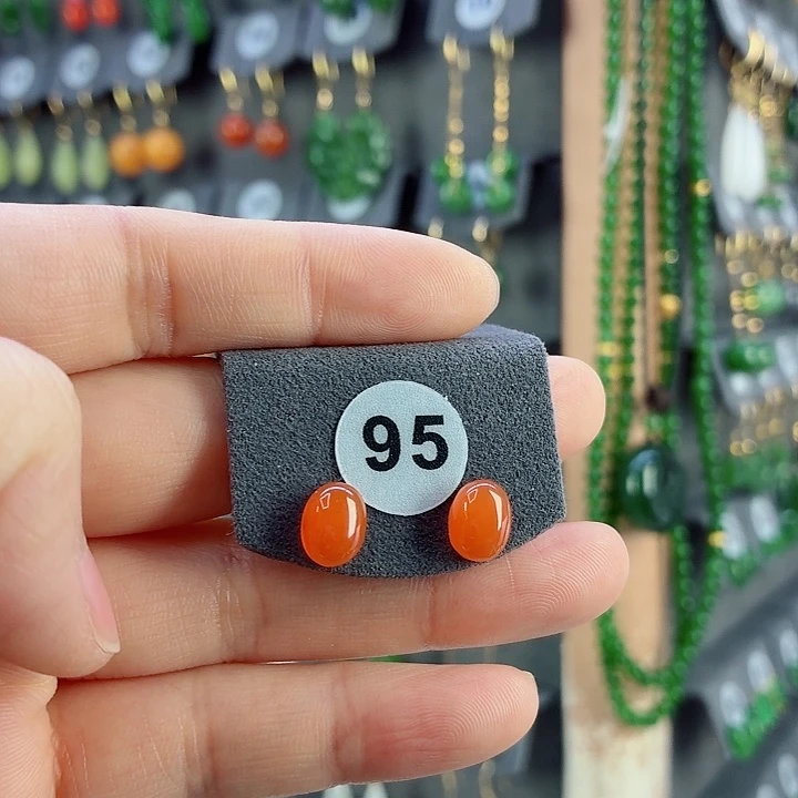 南红玛瑙18K金镶嵌耳饰