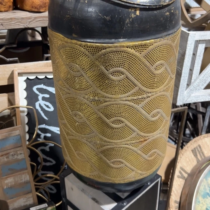 柿***子灯口不平整，有掉漆