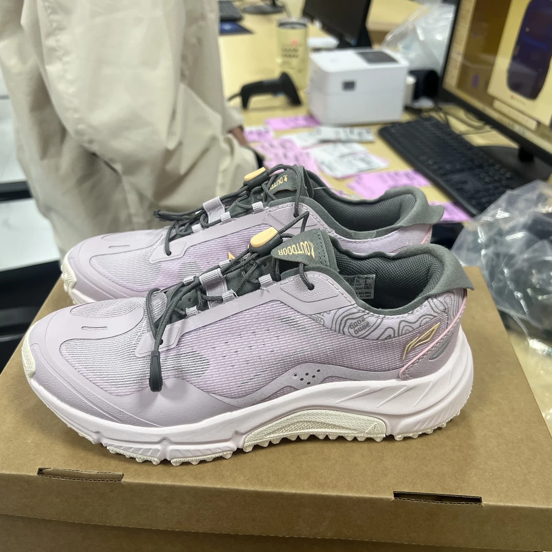 《B品以直播展示为准》发黄（X1496)李宁女子休闲运动鞋AHTU002