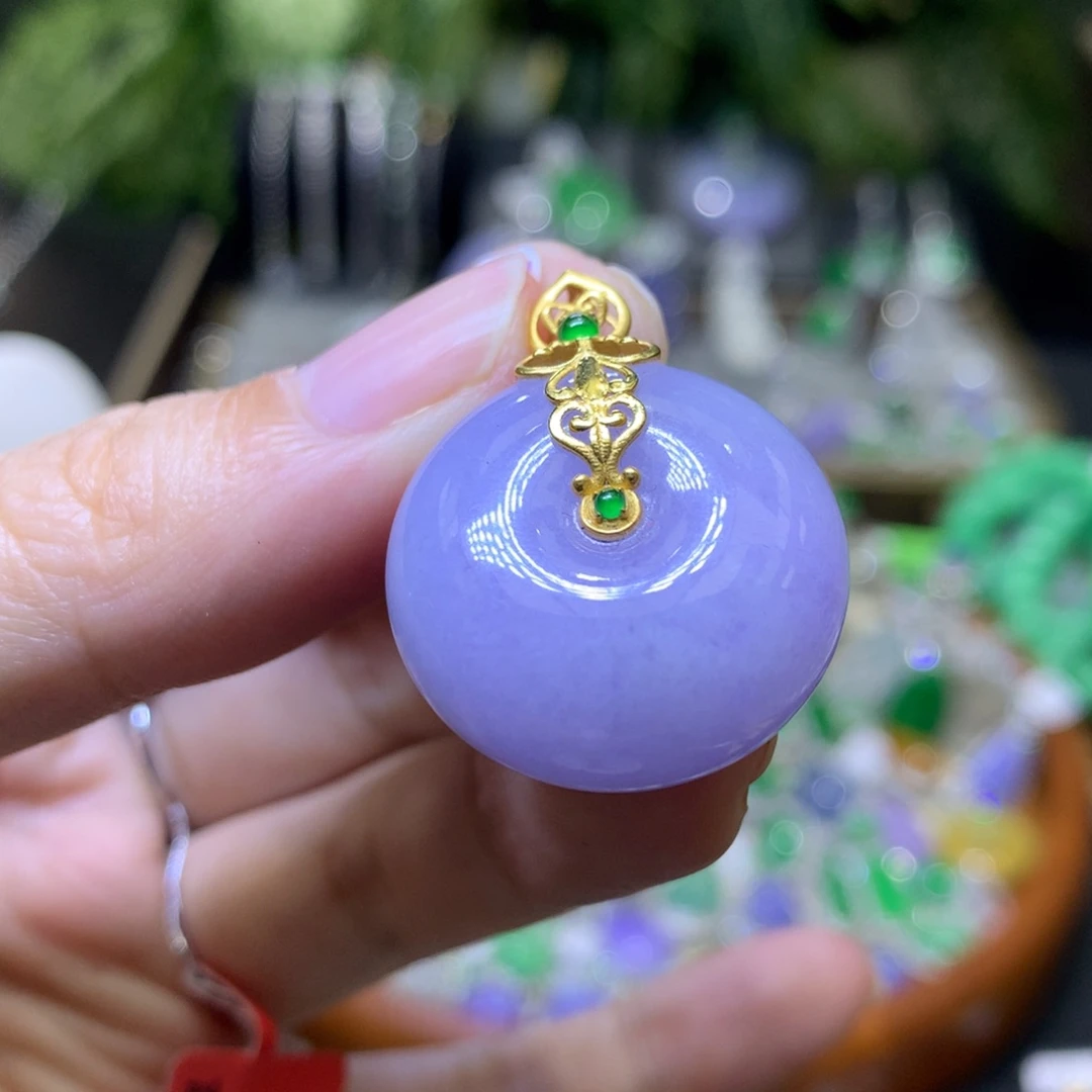 颈饰18K金镶嵌翡翠