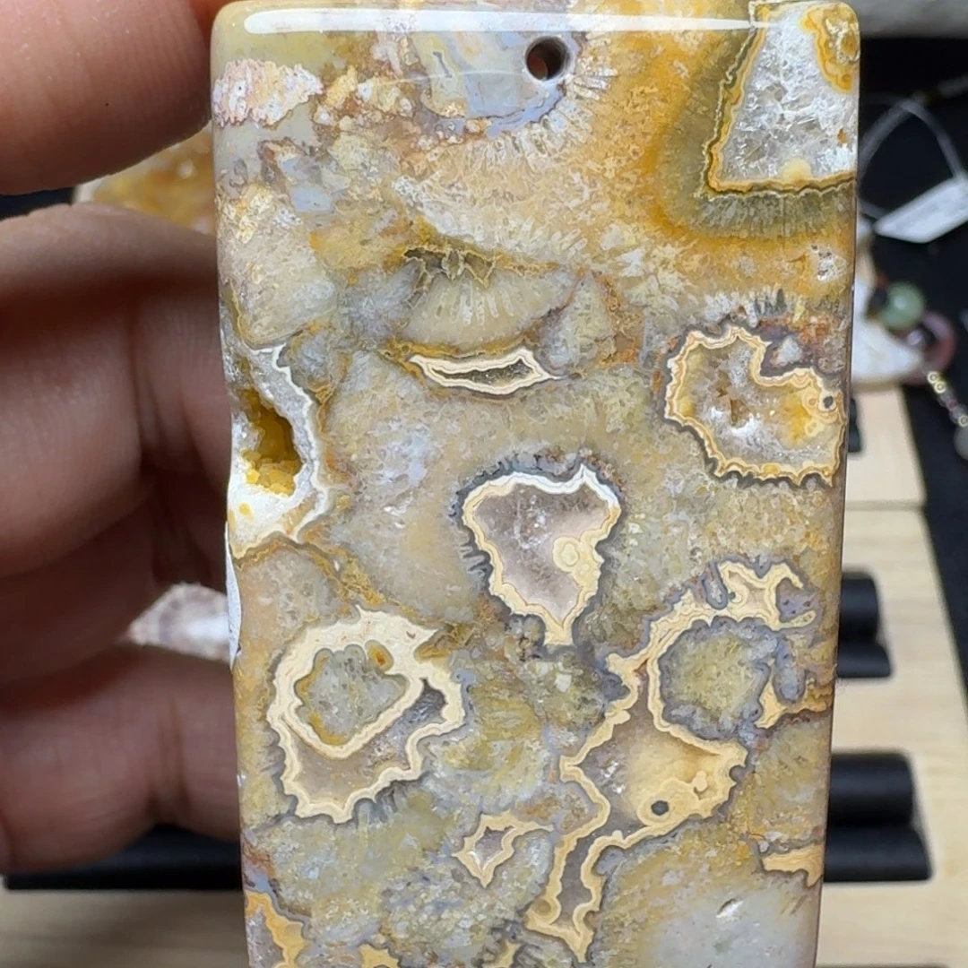 未镶嵌纯天然色有机玉石保真色硅化玉