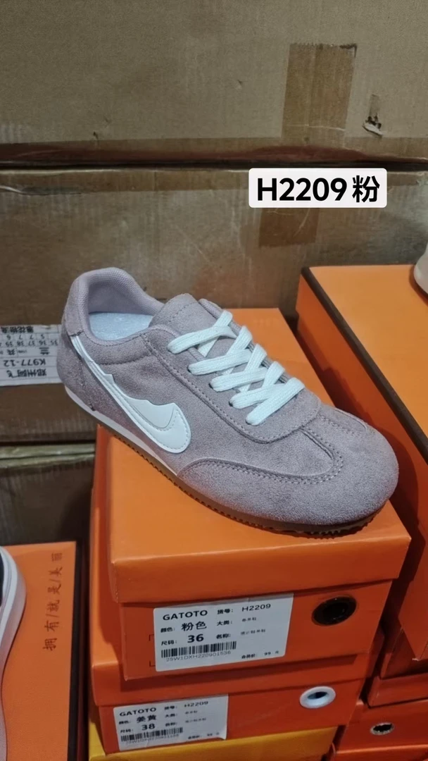 H2209  薄款低跟时尚休闲鞋修面皮深口平跟女鞋