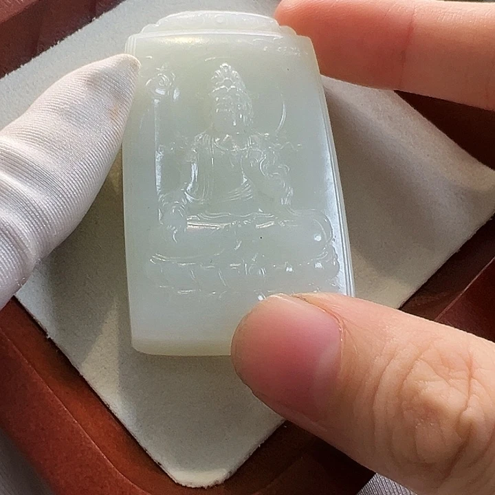 东***旭和田玉未镶嵌挂件