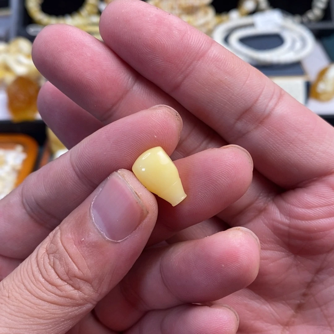 打***0蜜蜡未镶嵌裸石9mm三通