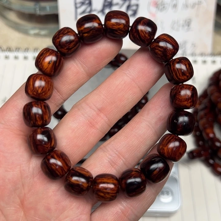 降真香手串/手链句****。海南红降1112老型天花板虫漏