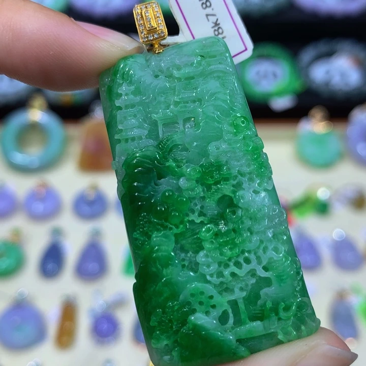 翡翠18K金镶嵌颈饰翡翠