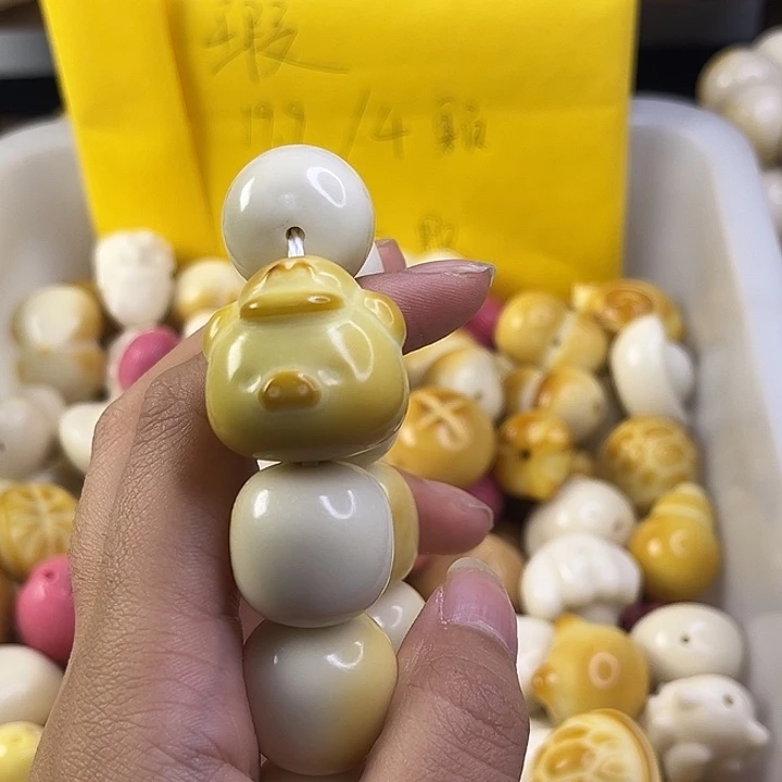 *****吊坠菩提根/象牙果瑕疵猪