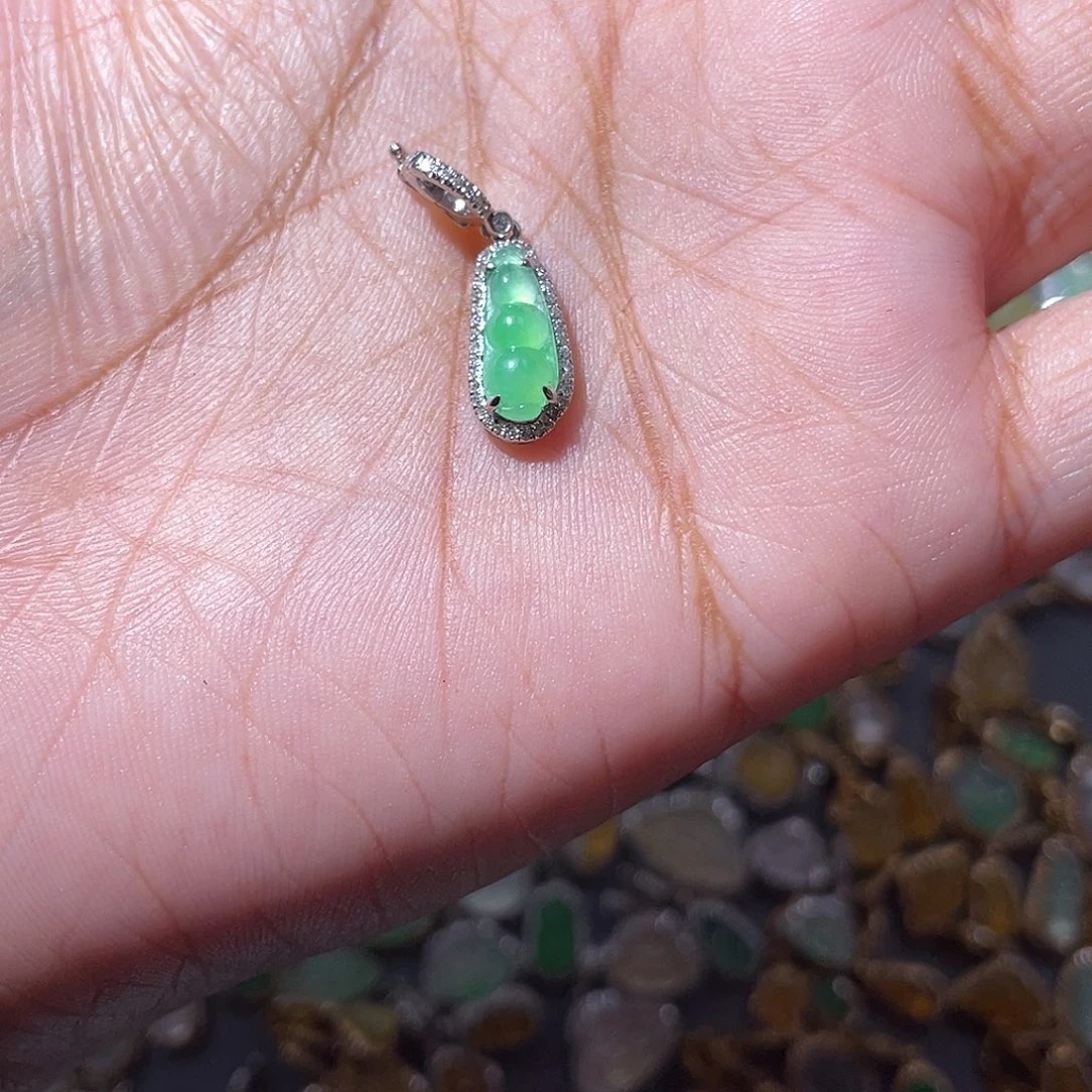 吊坠(不含链)18K金镶嵌翡翠