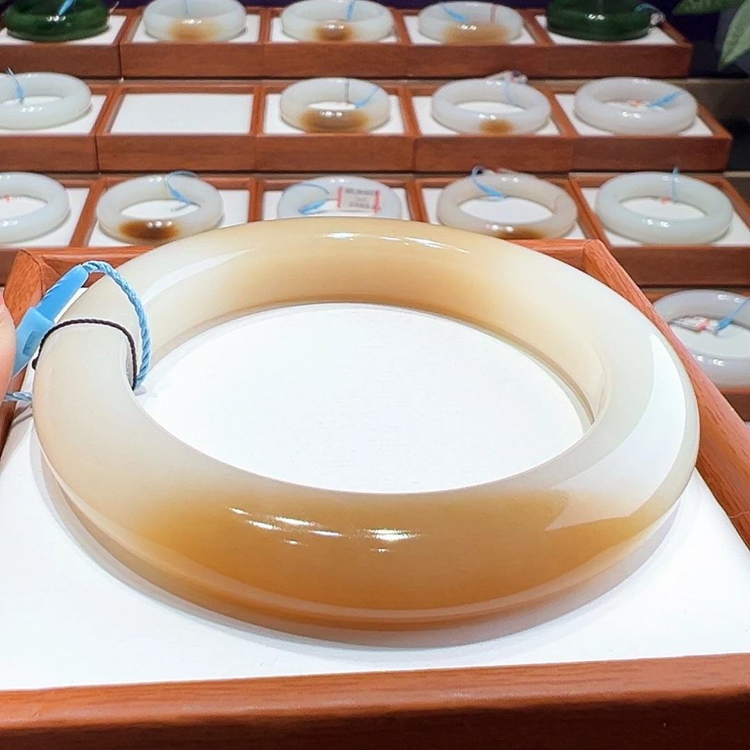 和田玉手镯6061未镶嵌