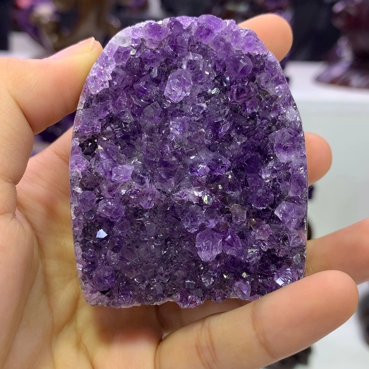 织绣乌拉圭紫水晶摆件