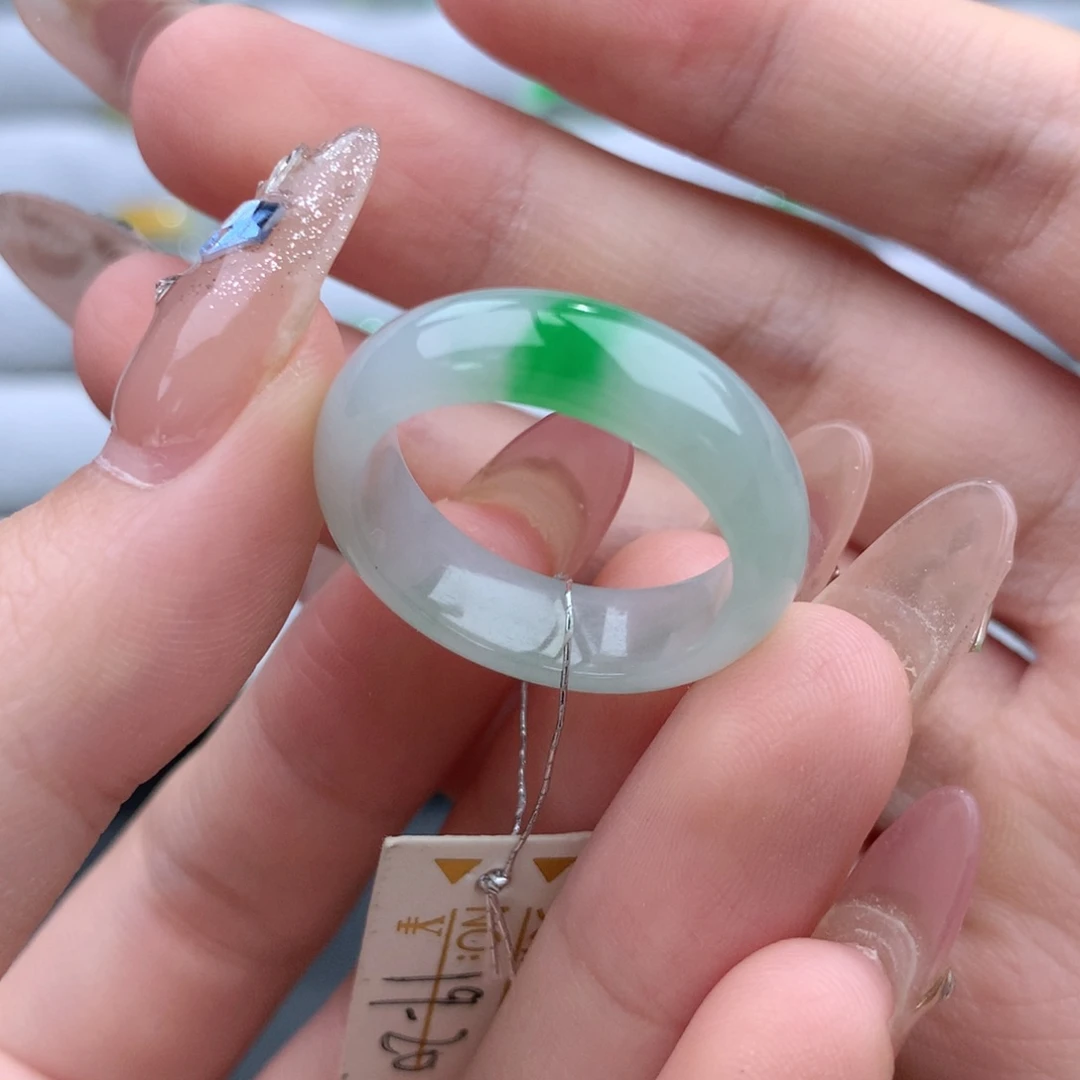 翡翠未镶嵌戒指19/20