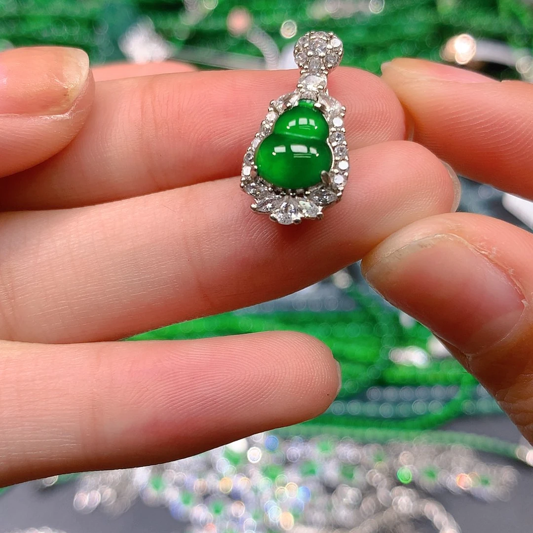 翡翠手串未镶嵌天然翡翠