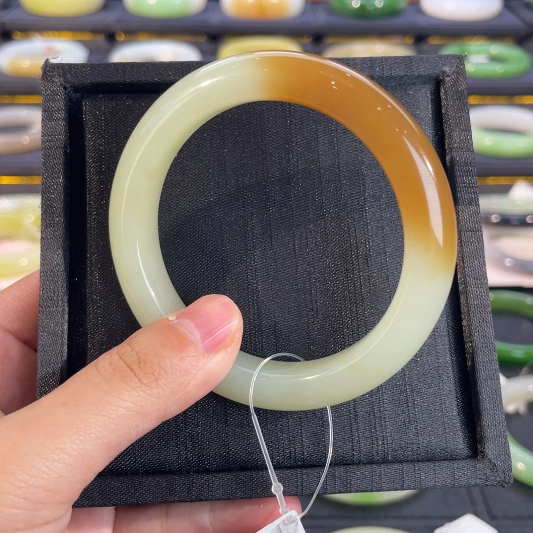 和田玉未镶嵌手镯红油糖白