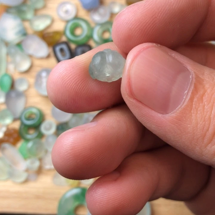 定制翡翠未镶嵌挂件