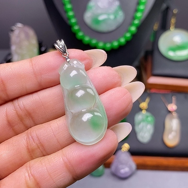 吊坠(赠链)未镶嵌翡翠