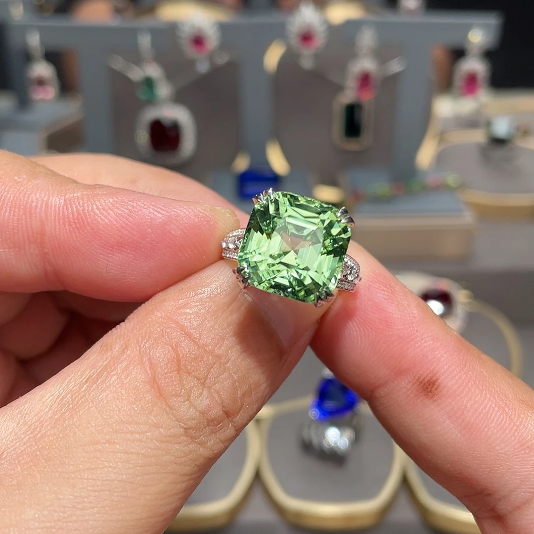 18K金镶嵌戒指碧玺12.09ct