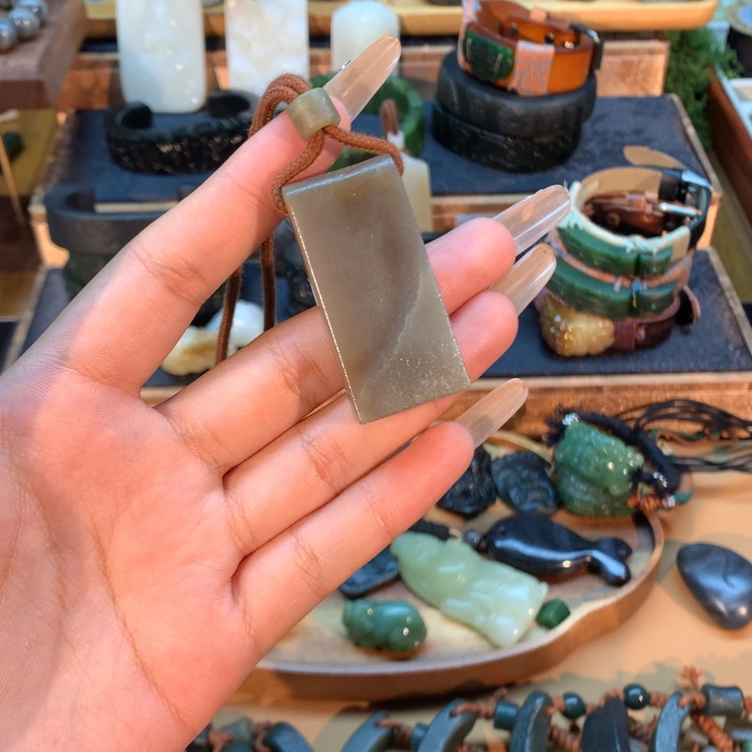 和田玉（糖玉）未镶嵌挂件