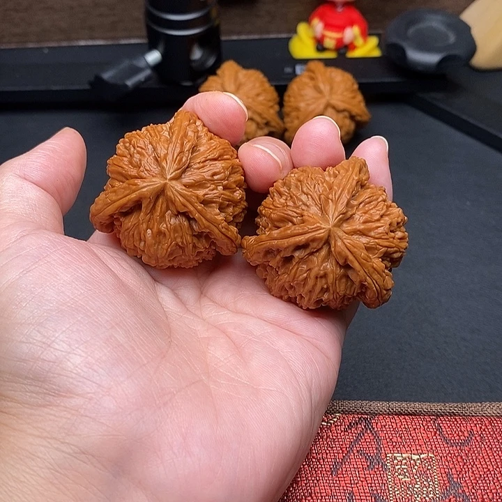 灵***长文玩核桃把件白奔