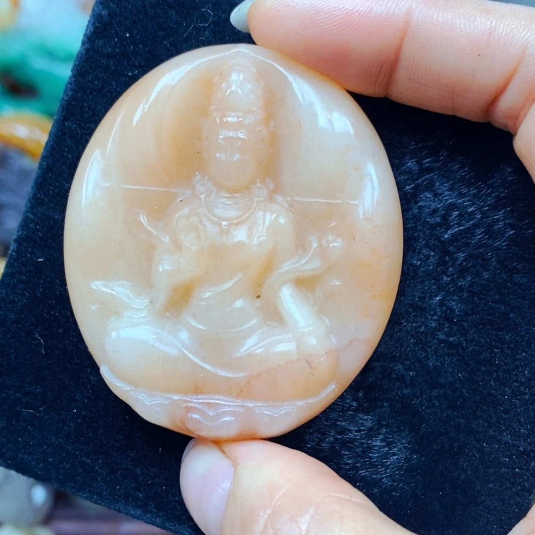 未镶嵌石英质玉（黄龙玉）颈饰