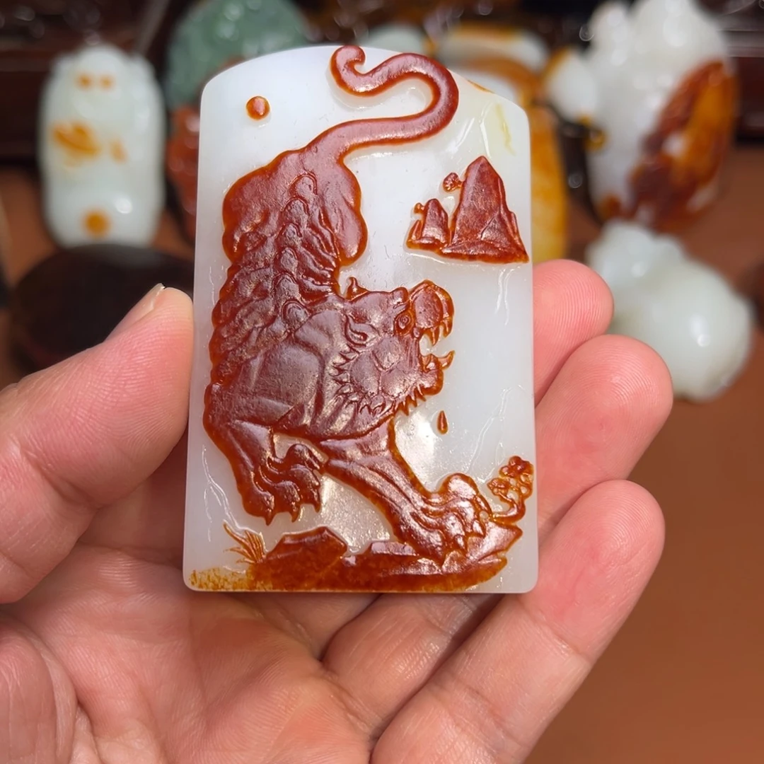 和田玉未镶嵌把件