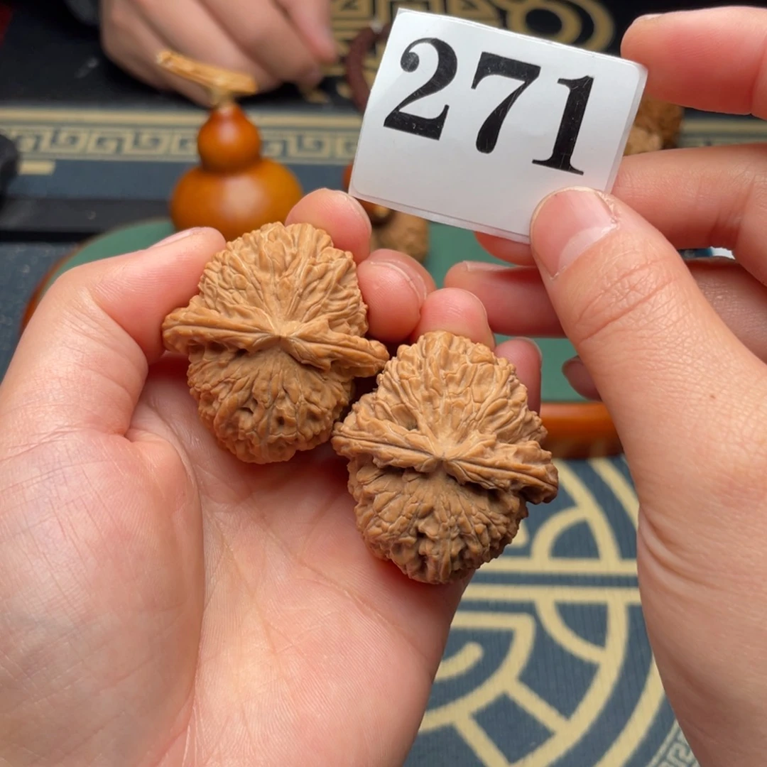 文玩核桃吊坠38全品白狮子271号