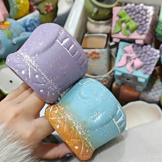 当场凑满15发货，不凑不发，花盆盆口不方不圆有针孔黑点矿点是正常