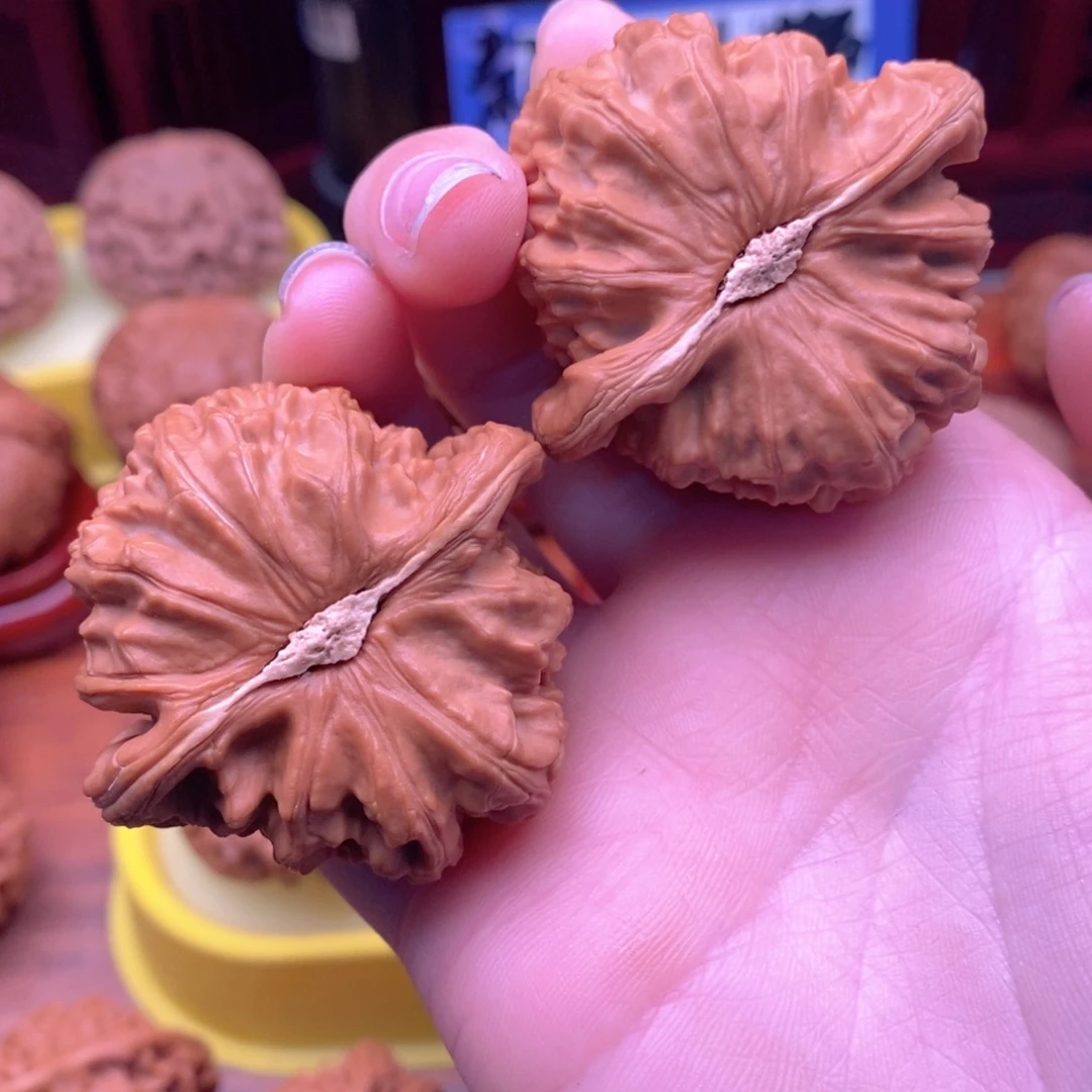 文玩核桃吊坠恺**下白狮子