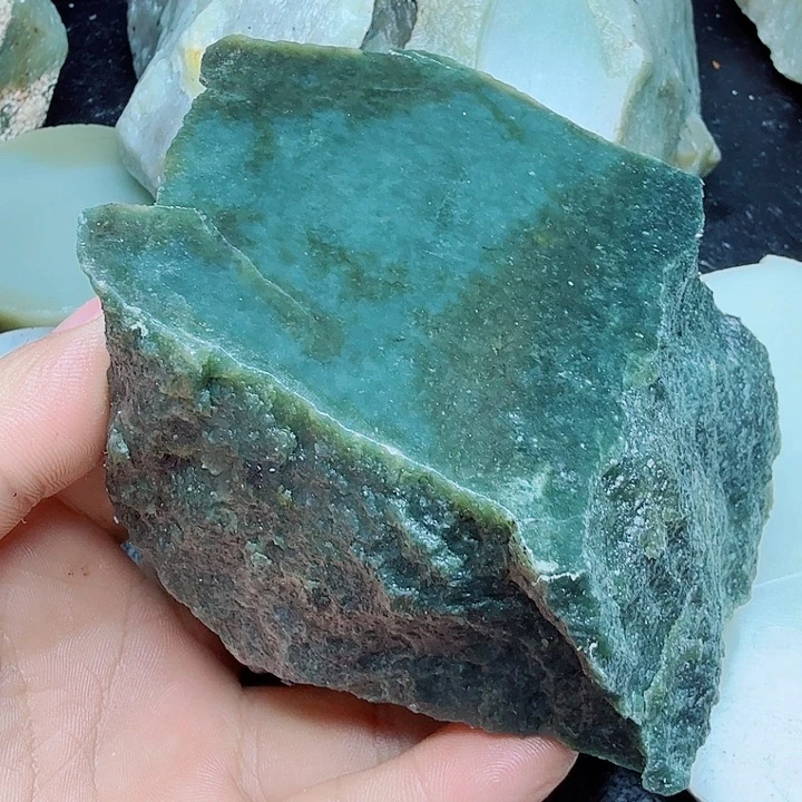 未镶嵌和田玉（糖玉）珠宝奇石