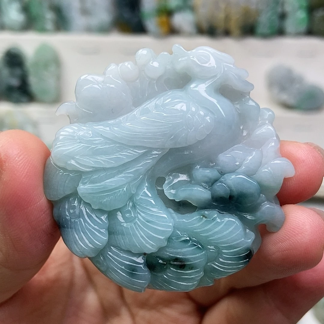 翡翠未镶嵌吊坠(赠链)