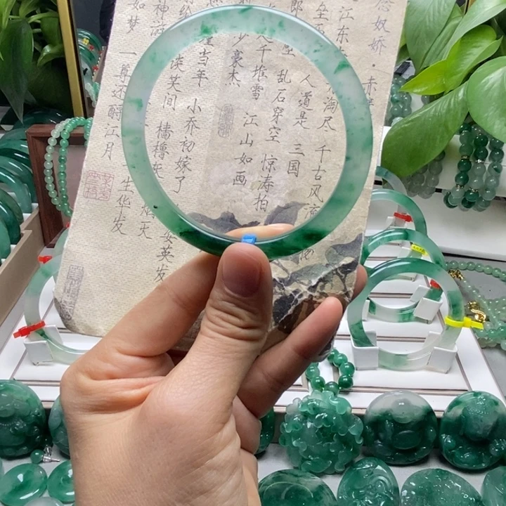 石英质玉未镶嵌手镯