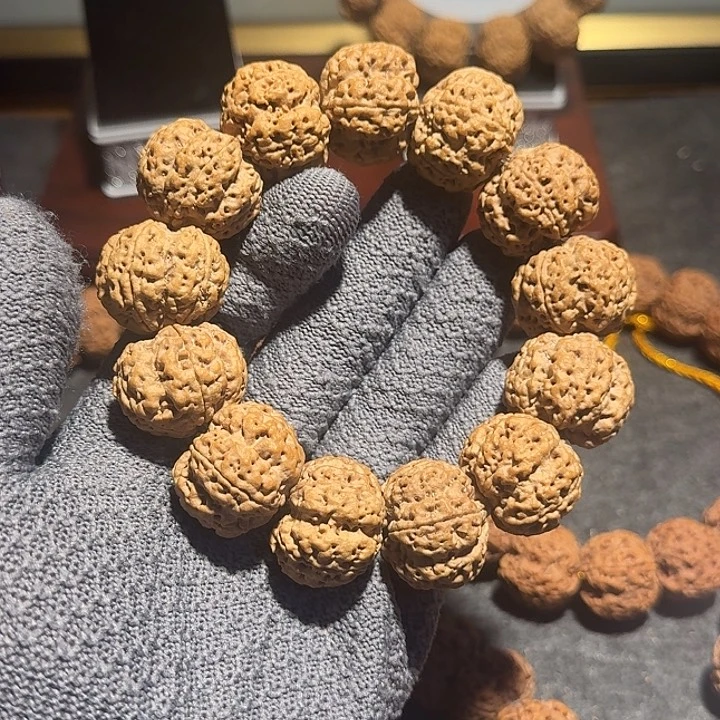 兵***哥吊坠金刚菩提许即将回归