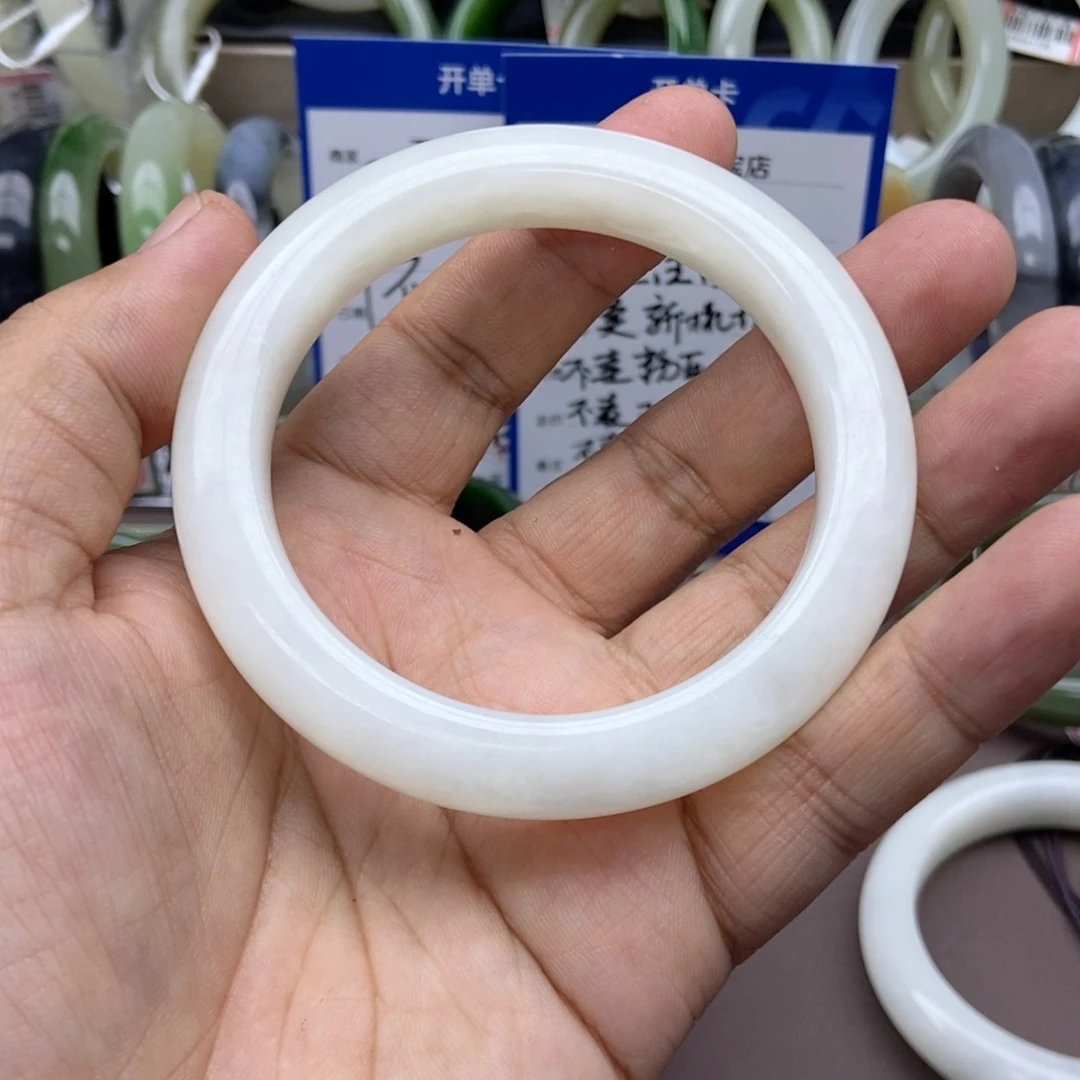 和田玉手镯未镶嵌用***丫