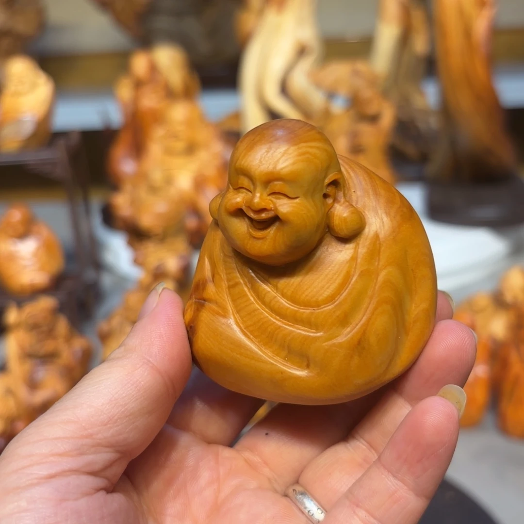 木太行崖柏弥勒佛留疤