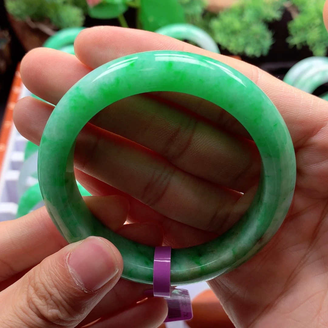 翡翠手镯未镶嵌缅甸翡翠