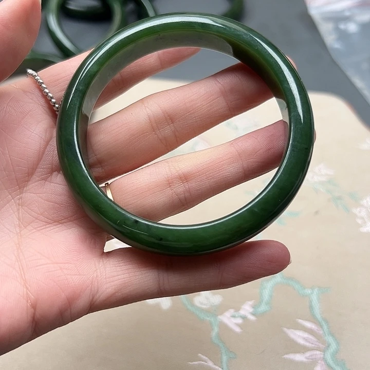 和田玉未镶嵌手镯51